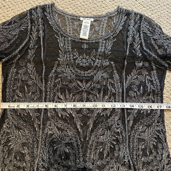 Ultra Pink Black Net with Metallic Detailing Party Top - Picture 4 of 8